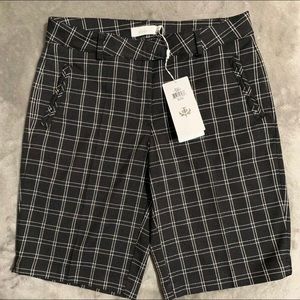 Lady Hagen Size 2 Bermuda Black/White Golf Shorts